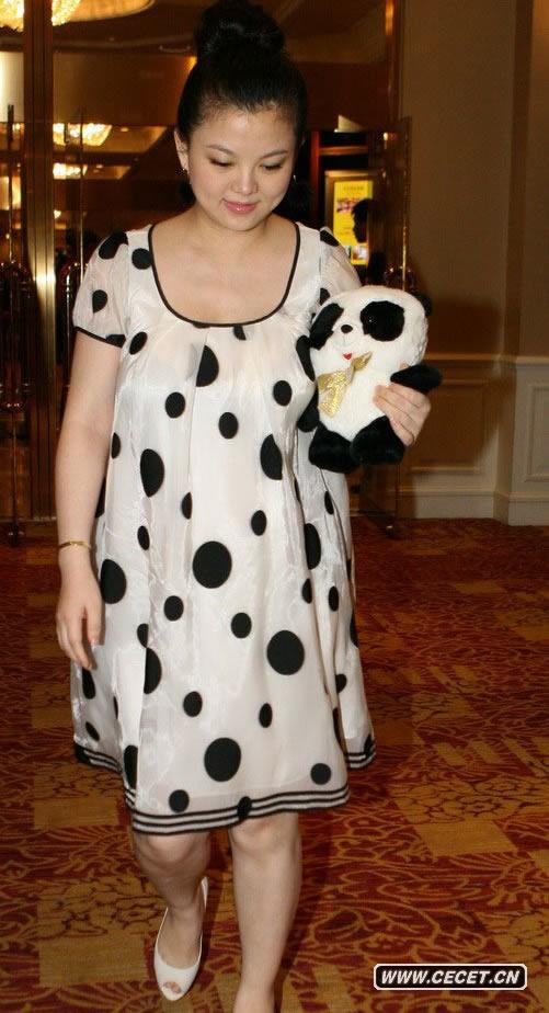 李湘公開(kāi)秀大肚