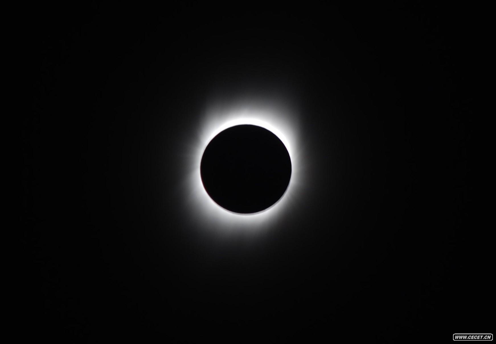 日全食