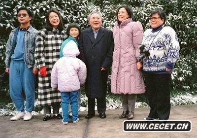 1990127Сƽͬ־Ϻסغͼ˺ӰСOӄeĲ^(gu)ȥô_(ki)ѴЦ