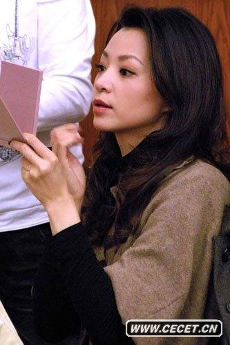 揭秘:央視主持董卿五段隱秘戀情