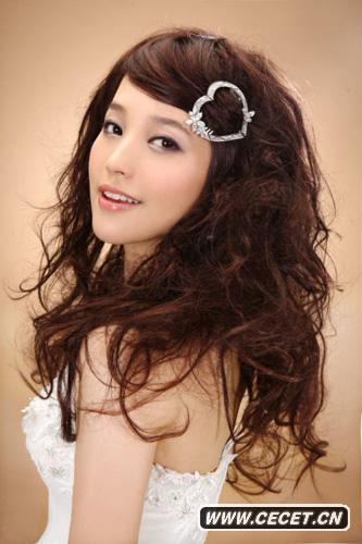 金莎婚紗寫(xiě)真似張韶涵