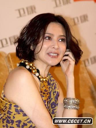 關(guān)之琳豹紋裙裝驚艷