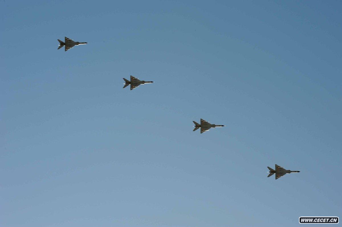 國慶閱兵空中梯隊在天安門(mén)預演