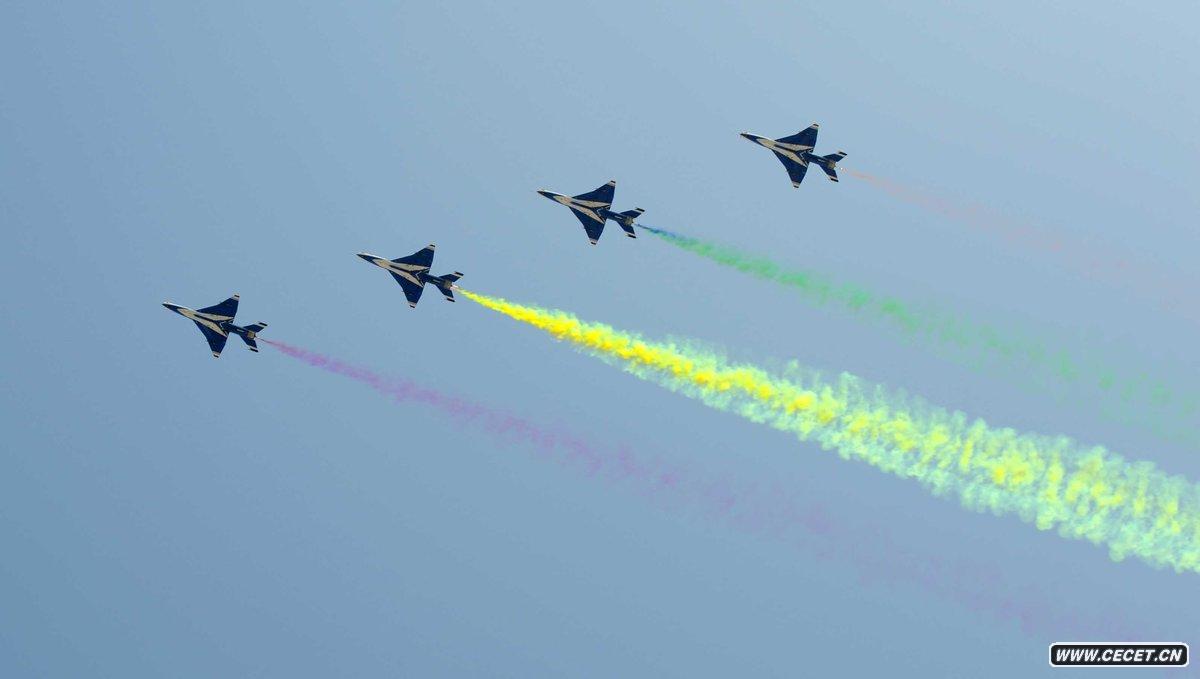 國慶閱兵空中梯隊在天安門(mén)預演