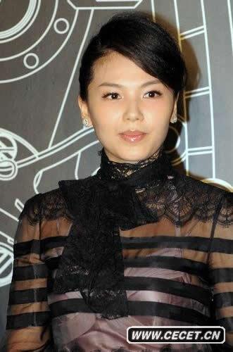 劉濤產(chǎn)后首度現身