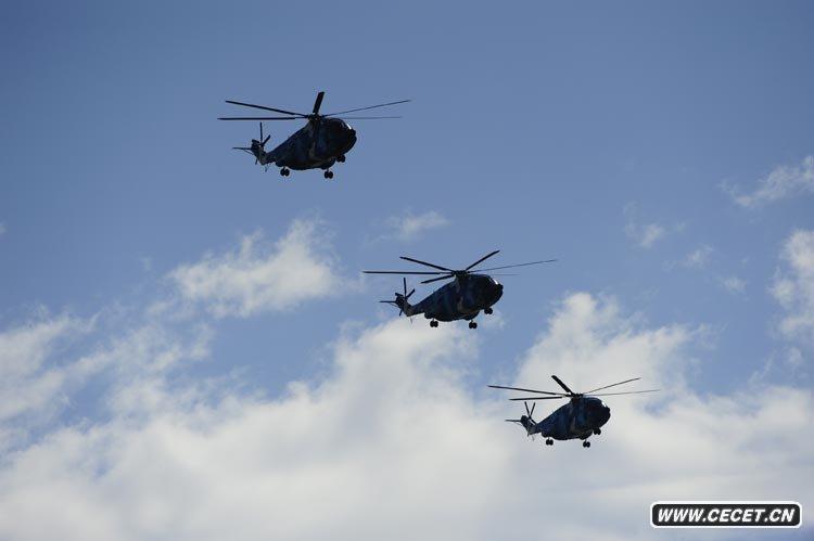 Z-8直升機從北京上空飛過(guò)