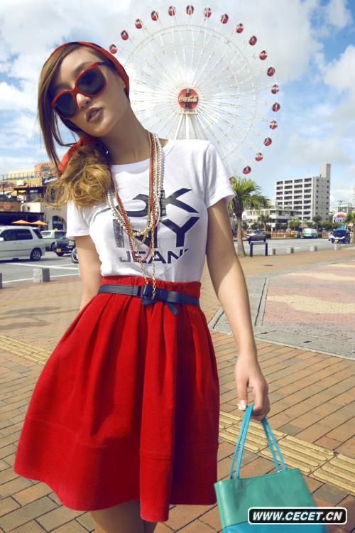 劉羽琦海邊秀美腿