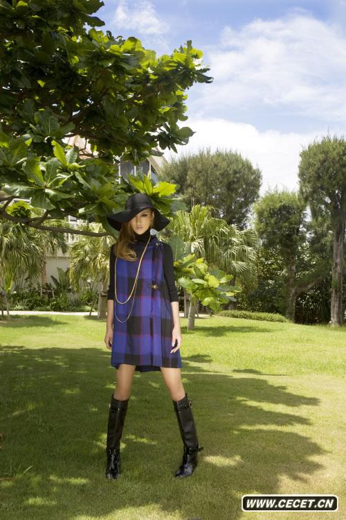 劉羽琦海邊秀美腿