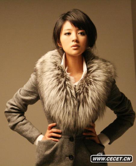 安以軒大展性感S曲線(xiàn)