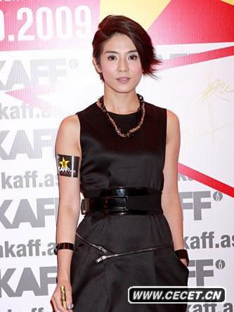 楊采妮亮相性感優(yōu)雅