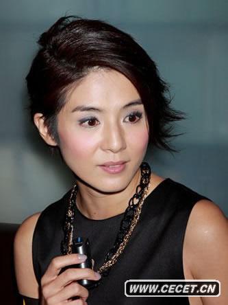 楊采妮亮相性感優(yōu)雅