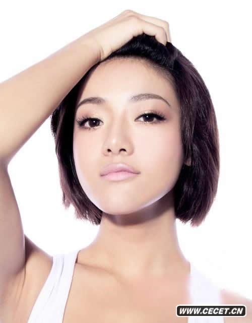 鄧家佳全新裸妝寫(xiě)真