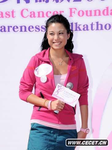 廖碧兒運動(dòng)裝扮顯陽(yáng)光