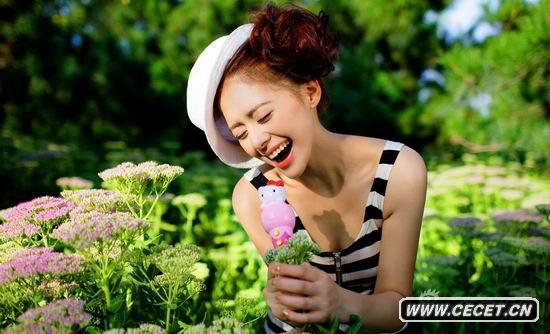 王力可甜美時(shí)尚寫(xiě)真