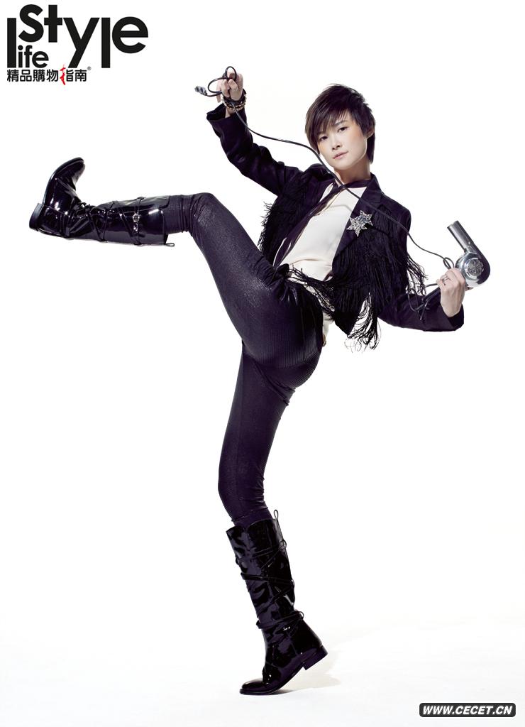 李宇春時(shí)尚大片秀嫵媚帥氣