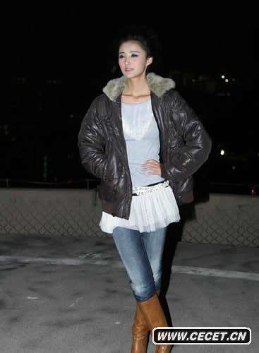 張歆藝拍時(shí)尚大片