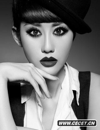 于珈若中性寫(xiě)真迷人