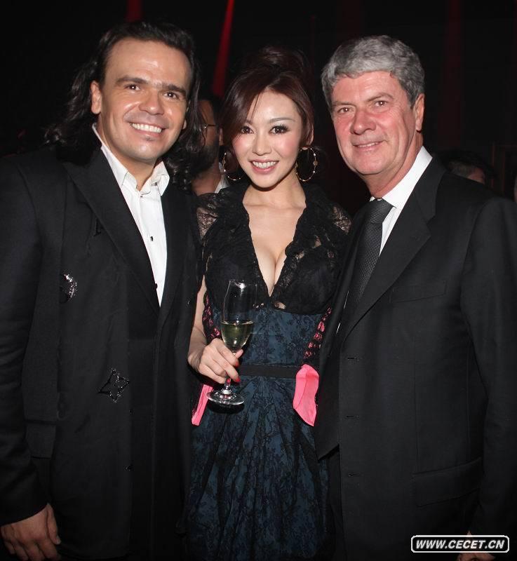 鞏新亮變國際名模