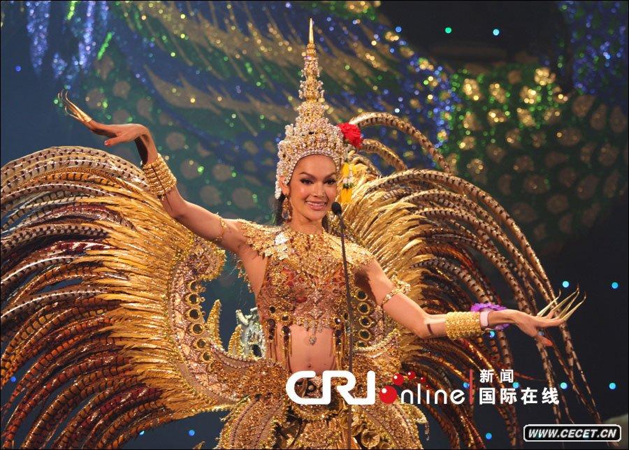 來(lái)自東道國的泰國小姐以精致華麗的民族服裝驚艷全場(chǎng) (圖3)