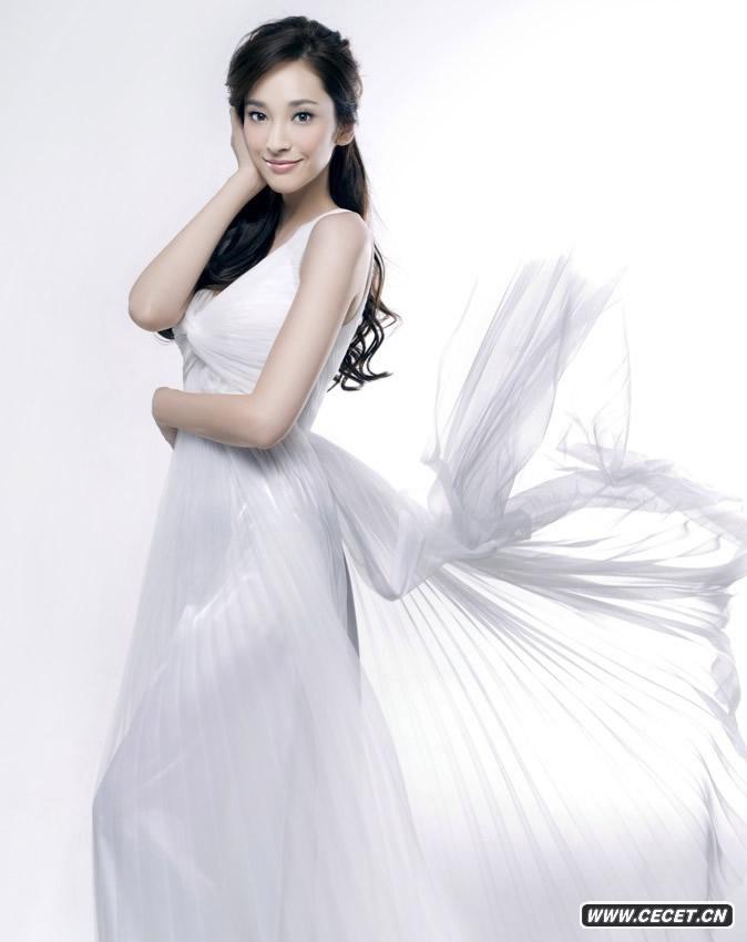 吳佩慈寫(xiě)真乳溝畢現