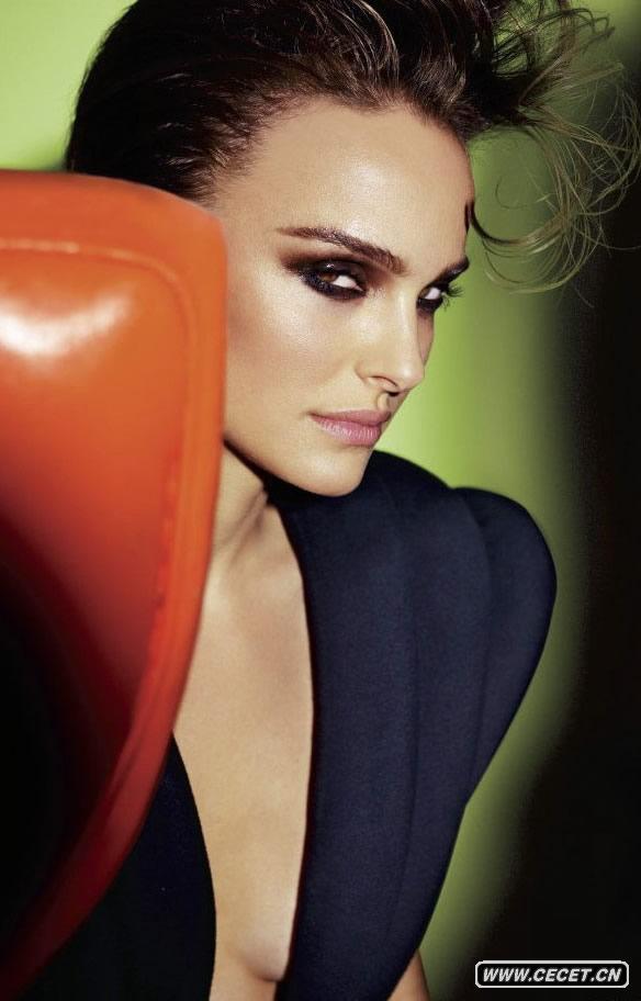 娜塔莉波特曼煙熏妝性感寫(xiě)真