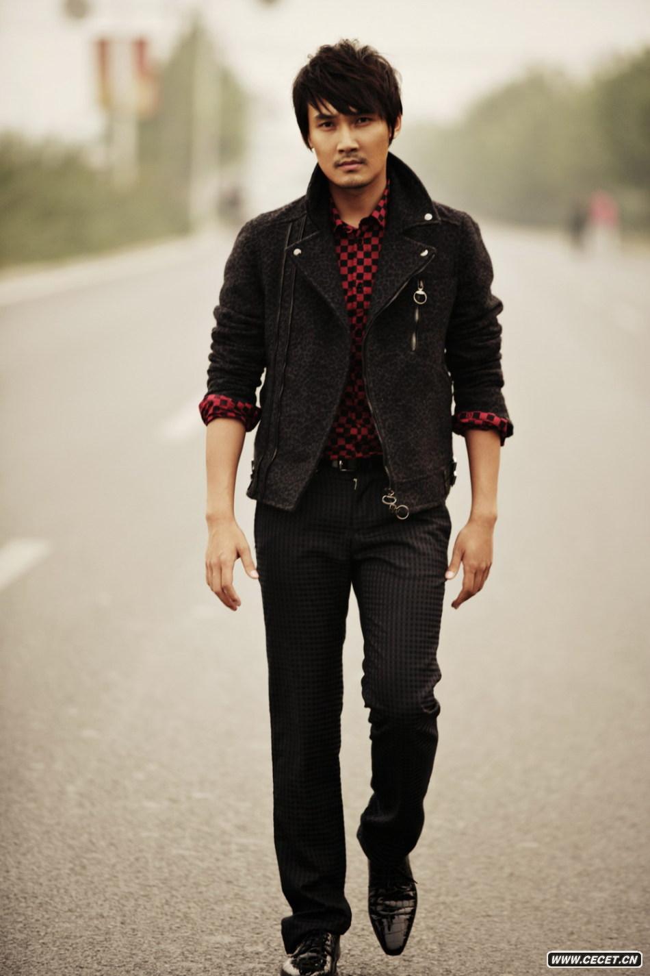 張鐸新寫(xiě)真帥氣俊朗