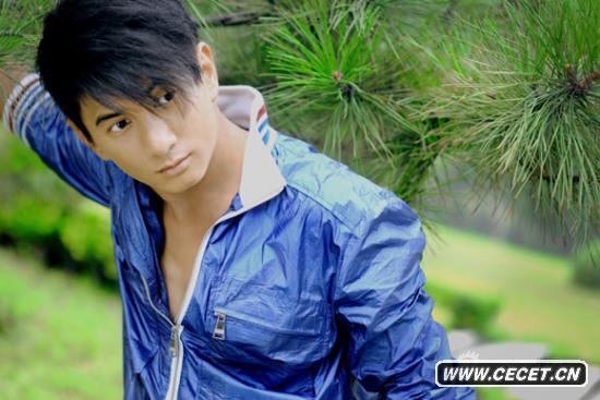 吳奇隆寫(xiě)真變運動(dòng)型男