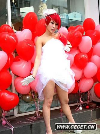 溫嵐穿白色迷你裙秀性感