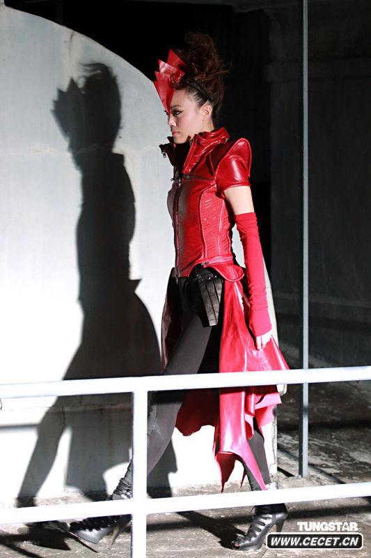 容祖兒未來(lái)戰士造型