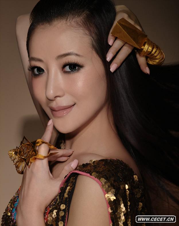 陳紫函百萬(wàn)金飾拍寫(xiě)真