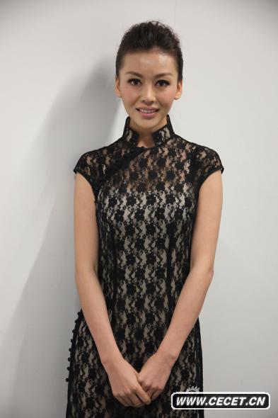 鞏新亮復古旗袍秀身材