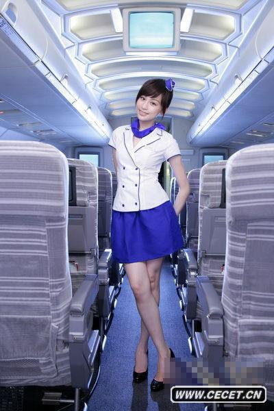 王心凌化身空姐展制服誘惑