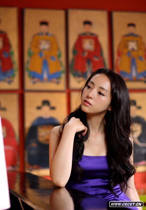 美人董璇俏麗上鏡