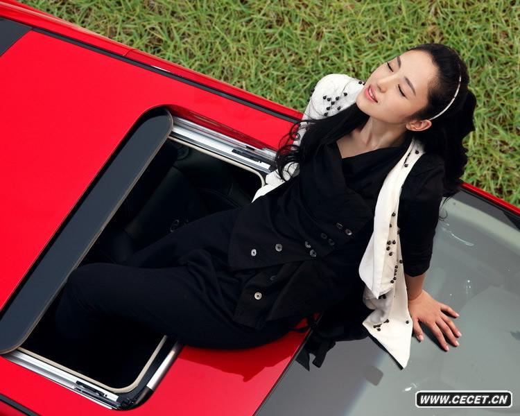 美人董璇俏麗上鏡