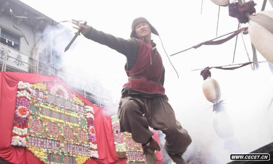 李宇春《十月圍城》變身打女大顯身手