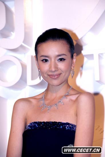 董潔成功瘦身露香肩