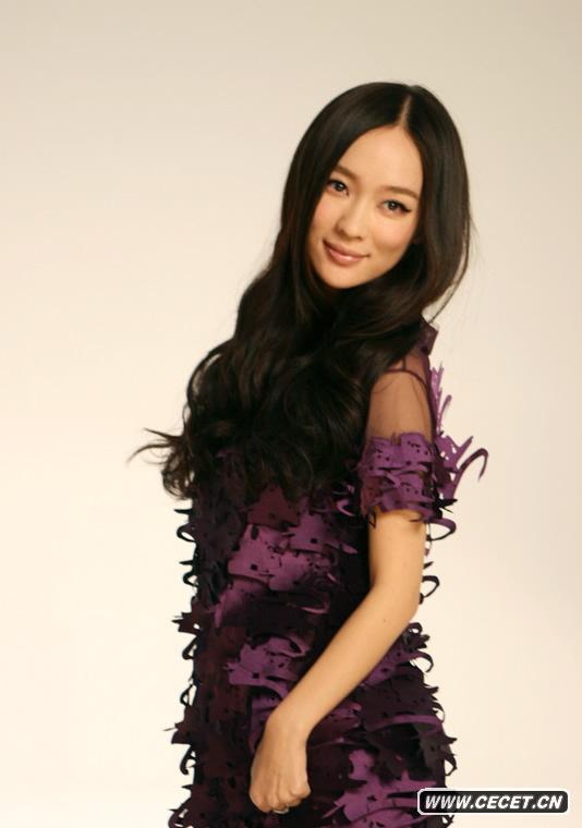 霍思燕秀發(fā)輕舞展風(fēng)情