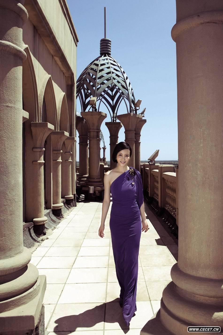 陶紅古堡寫(xiě)真氣質(zhì)華貴