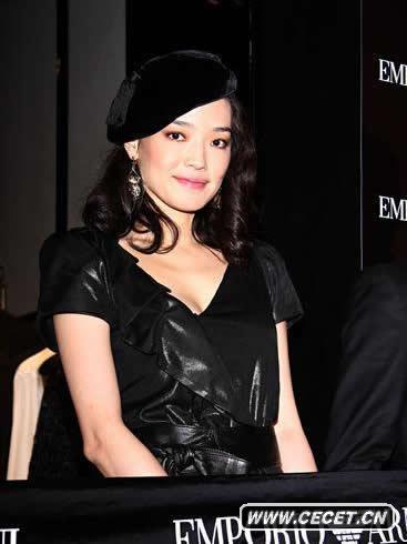 舒淇低胸裝性感出席酒會(huì )