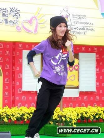 祖兒身體抱恙熱心公益