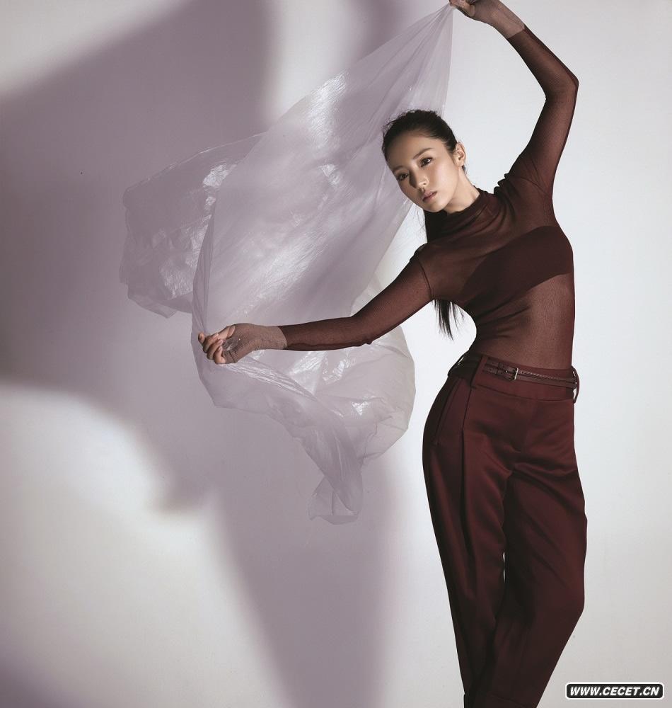 董璇大方展示好身材