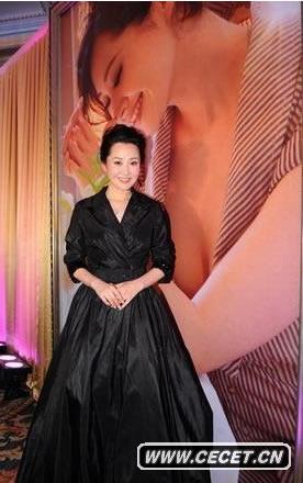 許晴簽約華誼兄弟