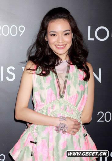 舒淇輕盈助陣名店開(kāi)張