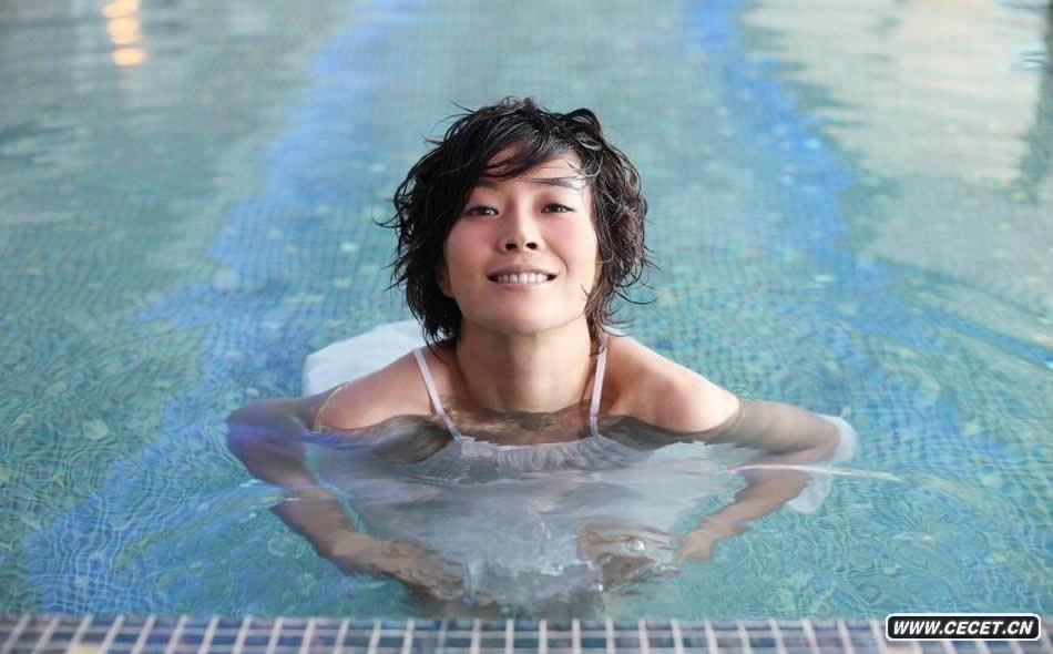 蘇巖嬌媚似出水芙蓉