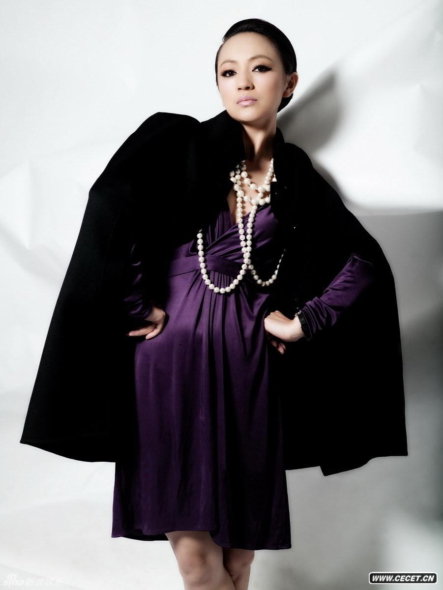 羅海瓊個(gè)性?shī)y容顯自信