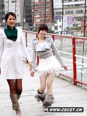 王心凌寒冬穿裙秀美腿