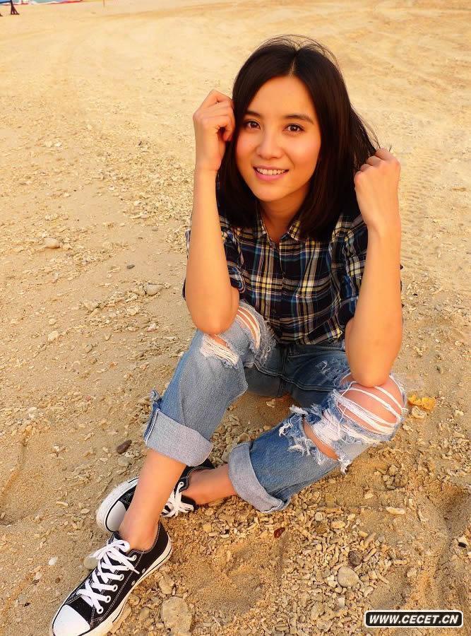 小宋佳最新海邊大片