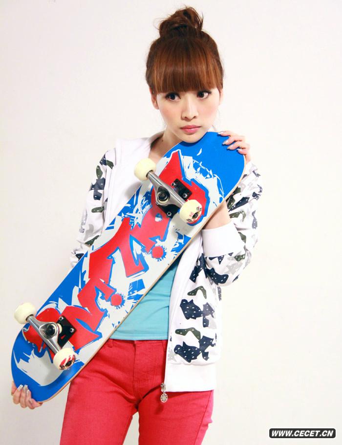 柳巖清麗寫(xiě)真曝光