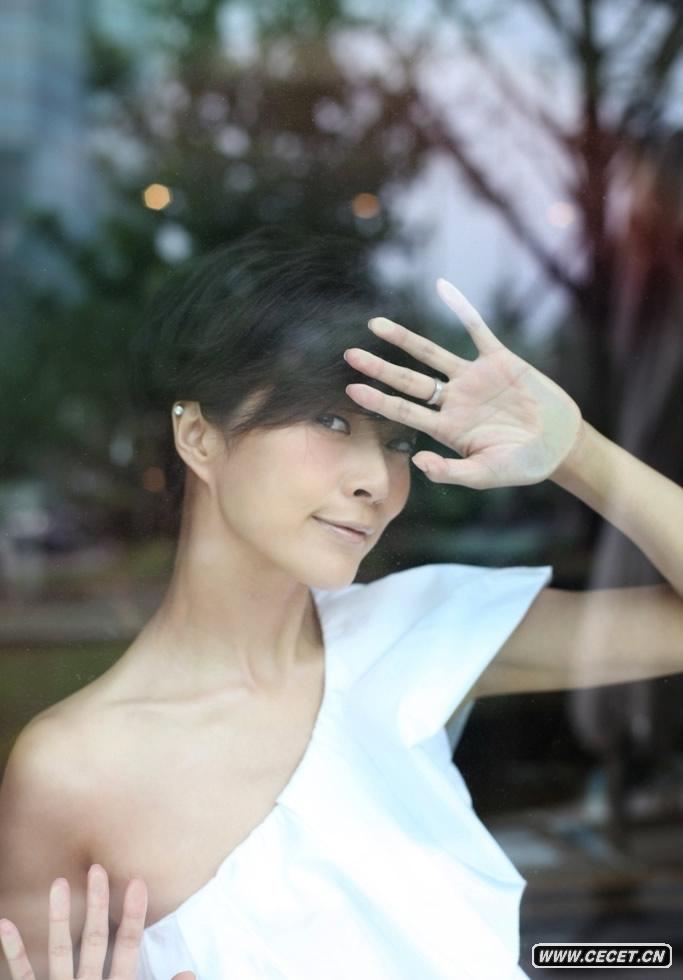 準新娘蘇巖最新寫(xiě)真