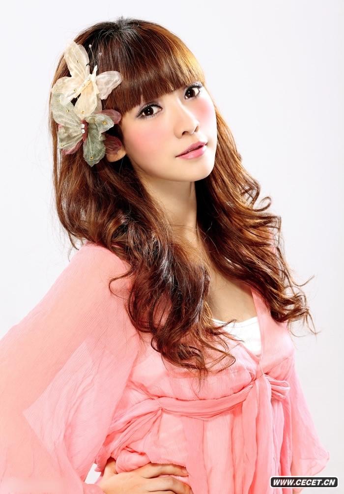 柳巖甜美笑容新寫(xiě)真